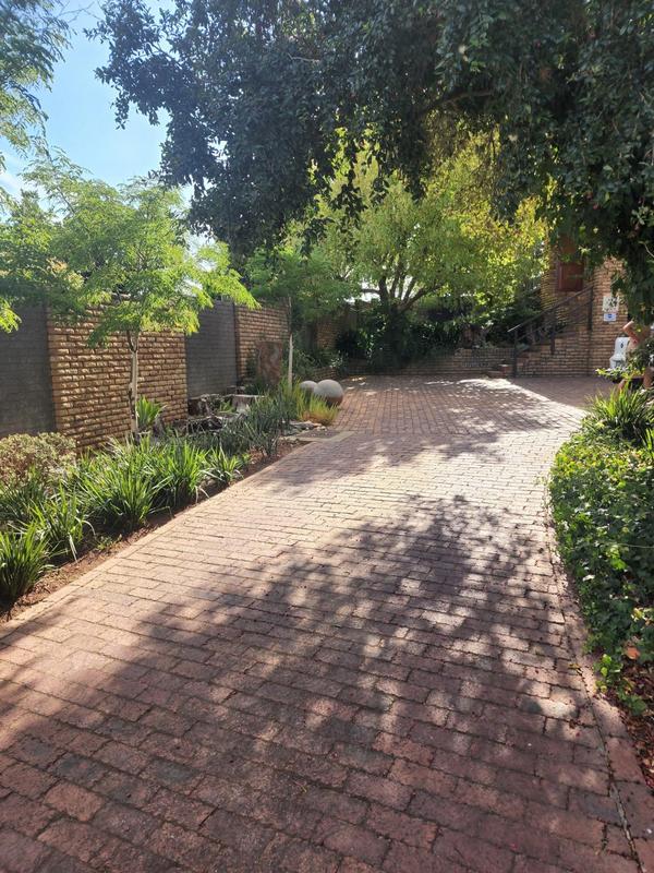 4 Bedroom Property for Sale in Panorama Western Cape